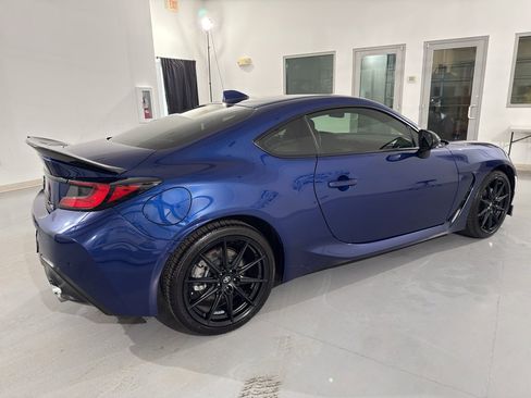 Used 2024 Toyota GR86 Premium image 11