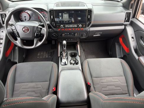 Used 2025 Nissan Frontier PRO-4X AWD/4WD image 18