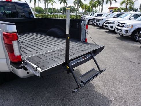 Certified 2019 Ford F450 Platinum w/ Platinum Ultimate Package AWD/4WD image 15