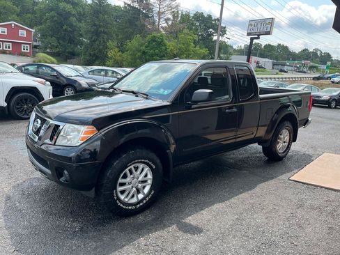 Used 2014 Nissan Frontier SV AWD/4WD image 10