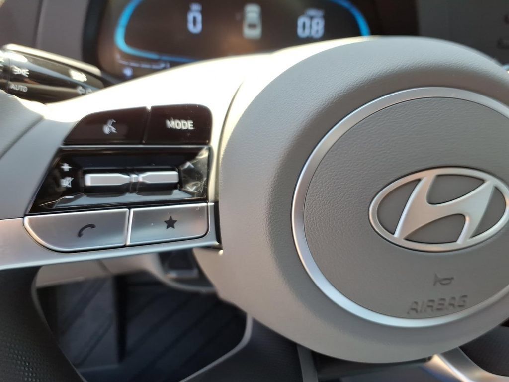 Certified 2026 Hyundai Elantra SEL Sport FWD image 18