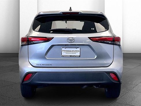 Used 2022 Toyota Highlander L image 3