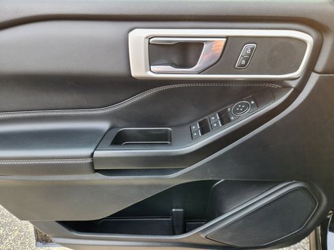 Used 2020 Ford Explorer XLT w/ Equipment Group 202A image 19