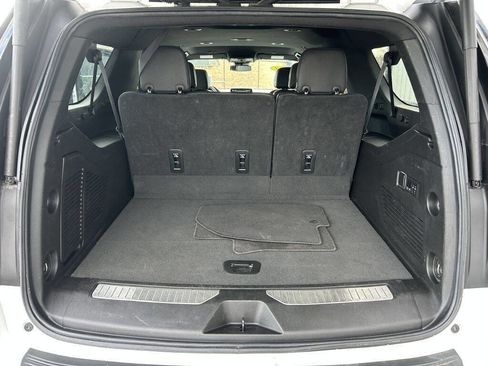 Used 2023 Chevrolet Suburban Premier image 24