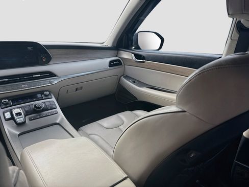 Used 2022 Hyundai Palisade Limited FWD image 16