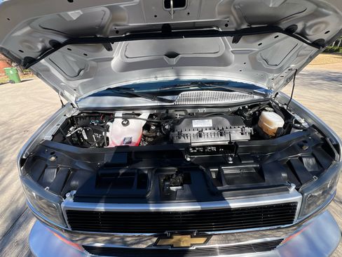 Used 2023 Chevrolet Express 2500 Extended image 21