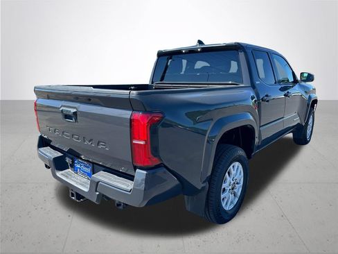 Used 2024 Toyota Tacoma SR5 AWD/4WD image 7