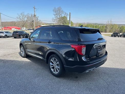 Used 2023 Ford Explorer XLT w/ Equipment Group 202A image 5