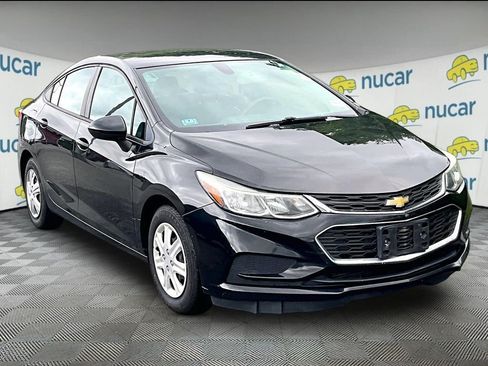 Used 2017 Chevrolet Cruze LS FWD image 1