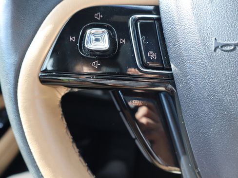 Used 2021 Lincoln Corsair Reserve w/ Equipment Group 201A image 19