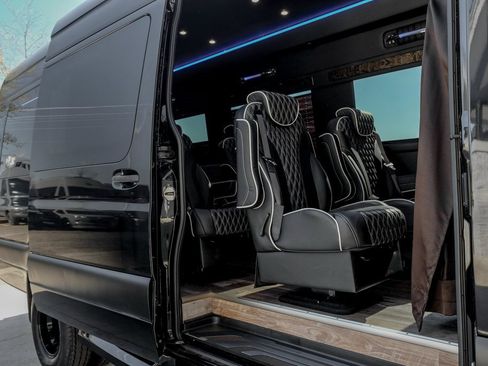 Used 2022 Mercedes-Benz Sprinter 3500 image 25