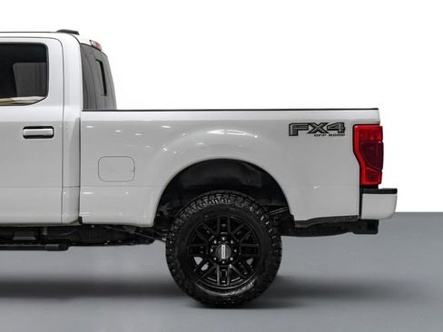 Used 2022 Ford F250 XLT w/ Black Appearance Package AWD/4WD image 11