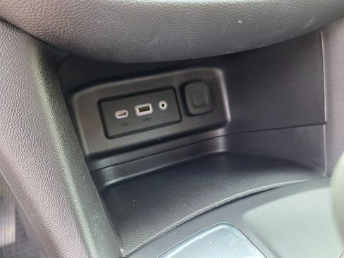 Used 2020 Chevrolet Equinox LT image 32