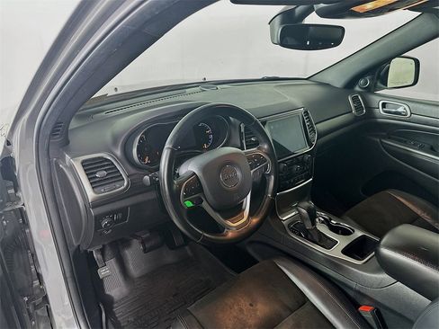 Used 2019 Jeep Grand Cherokee Altitude image 31