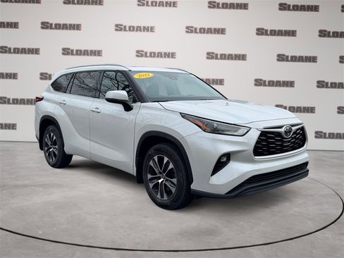 Used 2022 Toyota Highlander XLE image 7
