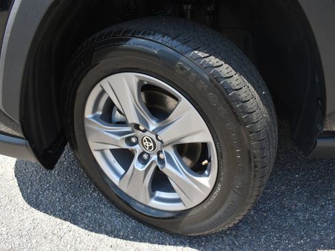 Used 2023 Toyota RAV4 XLE AWD/4WD image 45