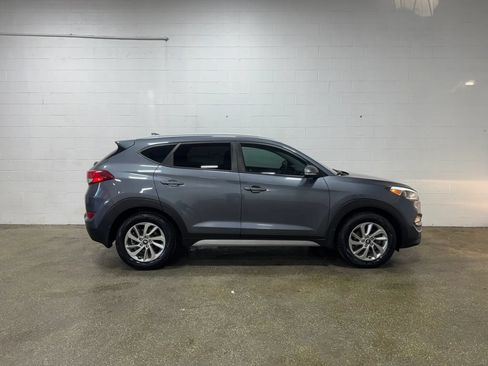 Used 2017 Hyundai Tucson SE Plus AWD/4WD image 2