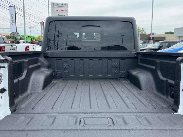 New 2026 Jeep Gladiator Sport AWD/4WD image 17