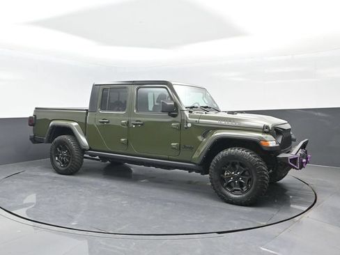 Used 2023 Jeep Gladiator Sport AWD/4WD image 2