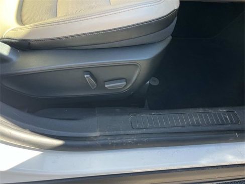 Certified 2020 Ford Escape Titanium image 25