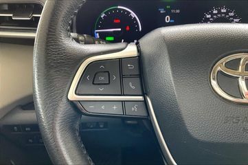 Used 2023 Toyota Sienna XLE FWD image 27