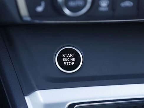 Used 2025 Audi Q3 2.0T Premium image 24