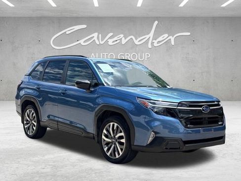 Used 2025 Subaru Forester Touring AWD/4WD image 2