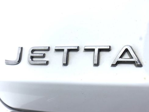 Used 2023 Volkswagen Jetta Sport image 31