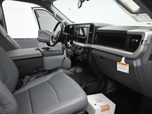 New 2025 Ford F350 XL AWD/4WD image 12