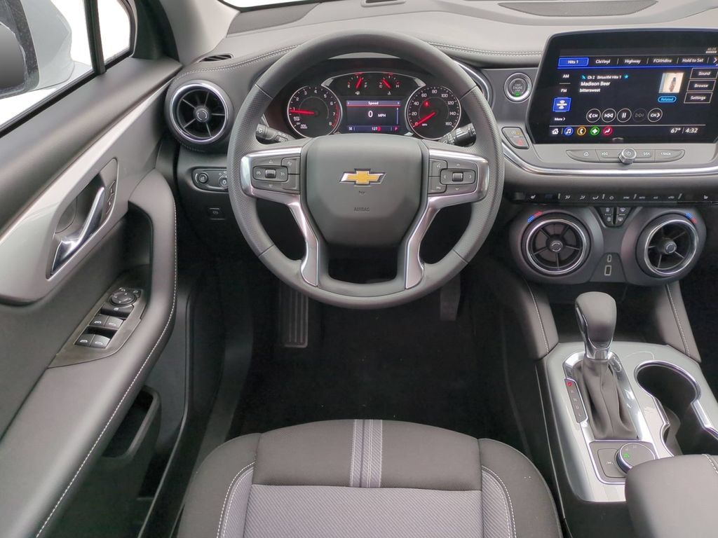 New 2025 Chevrolet Blazer LT w/ LPO, Floor Liner Package FWD image 15