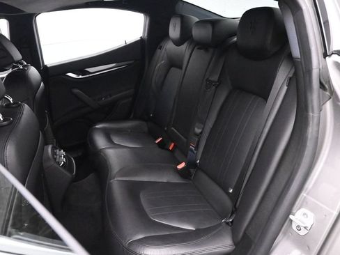 Used 2021 Maserati Ghibli S RWD image 15
