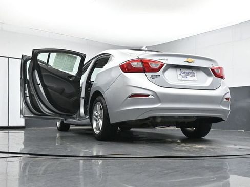 Used 2018 Chevrolet Cruze LT w/ Convenience Package image 39