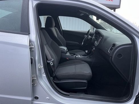 Used 2020 Dodge Charger SXT w/ Blacktop Package image 28