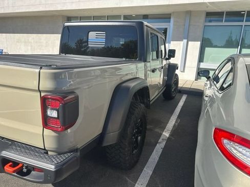 Used 2022 Jeep Gladiator Mojave w/ LED Lighting Group AWD/4WD image 11