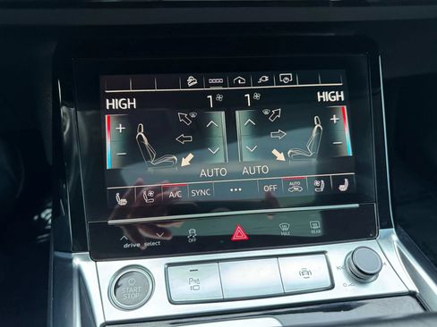 Used 2022 Audi e-tron Premium Plus w/ Premium Plus Package image 40