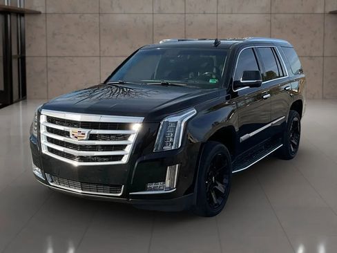 Used 2019 Cadillac Escalade Luxury image 1