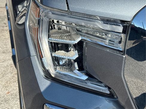 Used 2020 GMC Sierra 1500 SLT RWD image 10