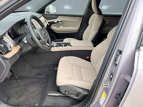 New 2026 Volvo XC90 T8 Ultra w/ Protection Package Premier AWD/4WD image 5