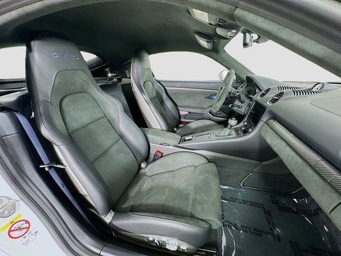 Used 2025 Porsche 718 Cayman GT4 RS image 26