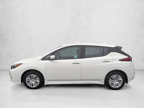 Used 2022 Nissan Leaf S image 9