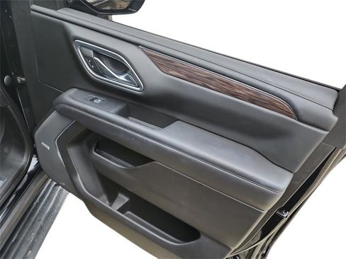 Used 2021 Chevrolet Tahoe LT w/ LT Signature Package image 12