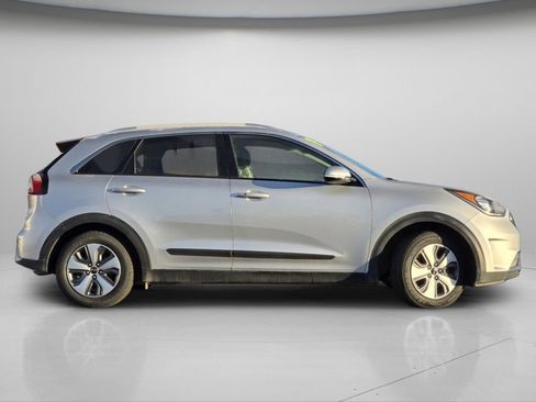 Used 2019 Kia Niro EX image 23