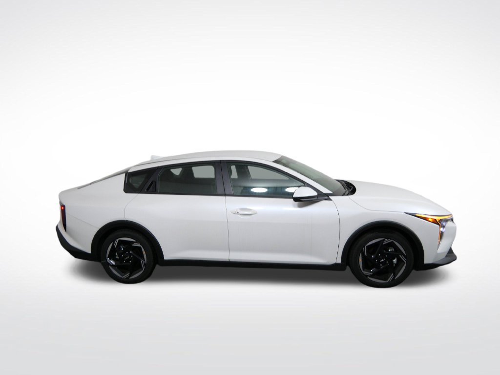 Used 2025 Kia K4 EX FWD image 2
