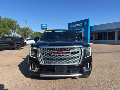 Certified 2023 GMC Yukon XL Denali AWD/4WD image 3