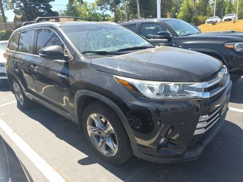 Used 2019 Toyota Highlander Limited Platinum AWD/4WD image 3