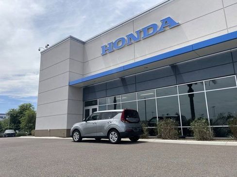 Used 2022 Kia Soul LX FWD image 16