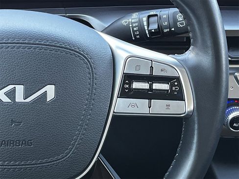 Used 2024 Kia Telluride LX image 14