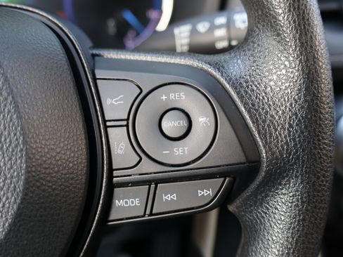 Used 2025 Toyota RAV4 LE AWD/4WD image 26