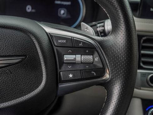 Used 2025 Genesis G70 2.5T AWD/4WD image 30