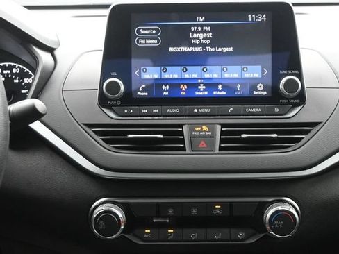 Used 2025 Nissan Altima 2.5 S FWD image 12